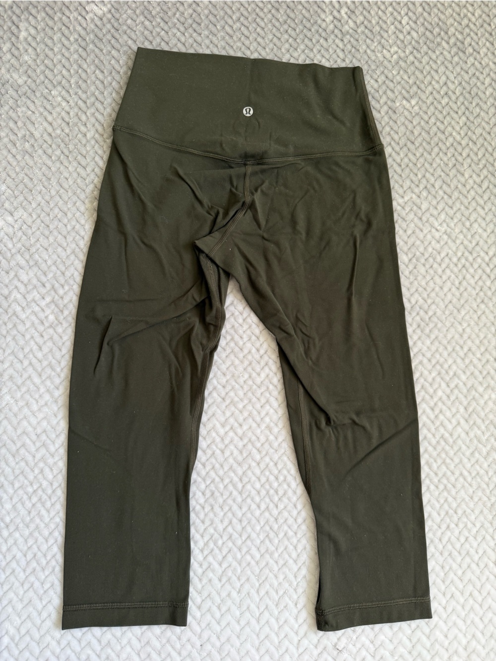 Capri length lululemon align leggings